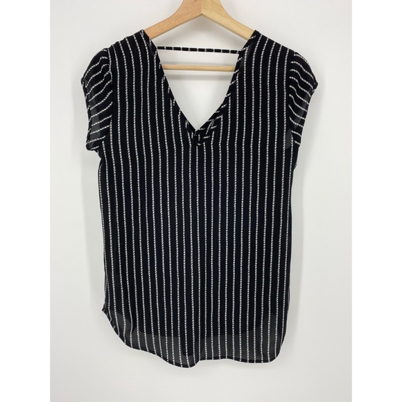 Halogen Black & White Double V Neck Tank Top - Picture 3 of 6